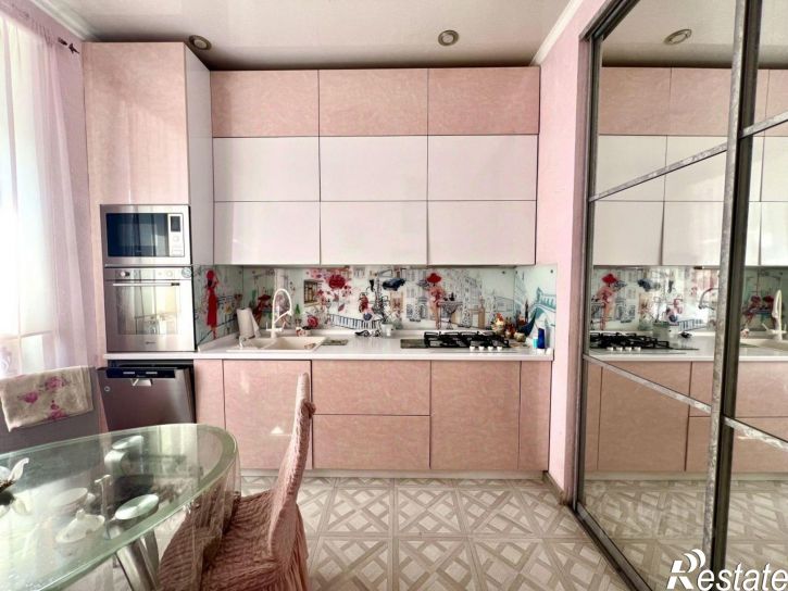 3-комн квартира Соборный переулок, 35/140,  д. 35/140