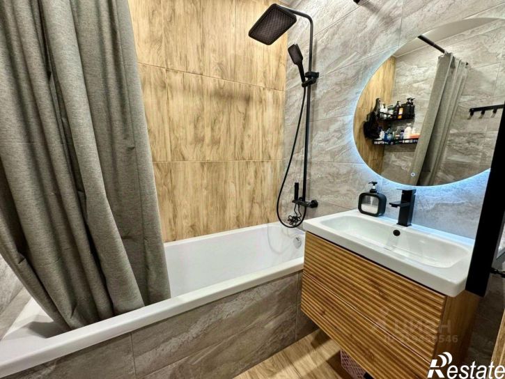 4-комн квартира ул 339-й Стрелковой Дивизии, 17,  д. 17