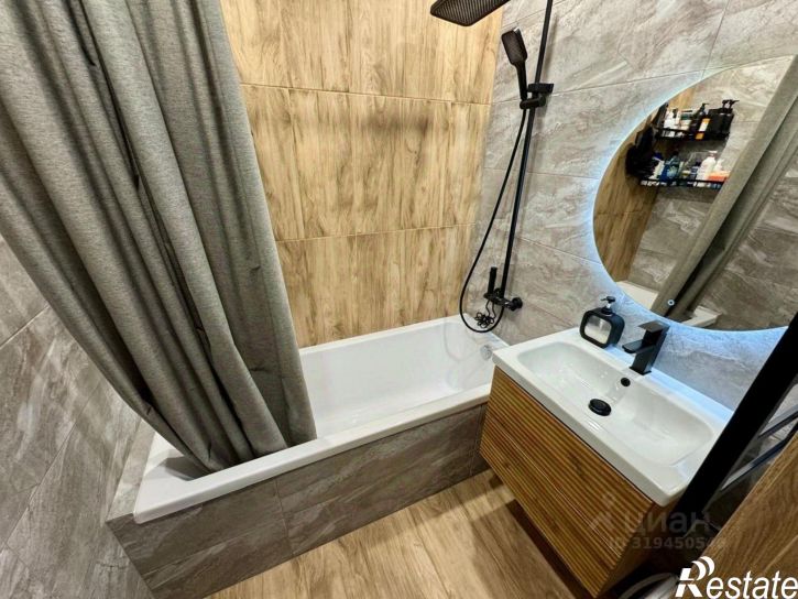 4-комн квартира ул 339-й Стрелковой Дивизии, 17,  д. 17