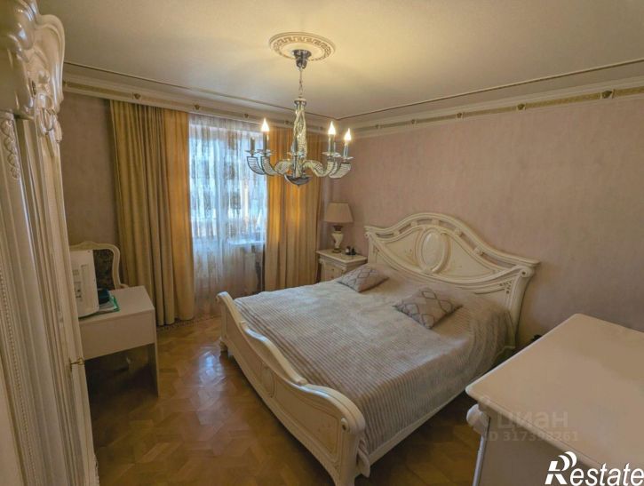 4-комн квартира улица Жмайлова, 19,  д. 19