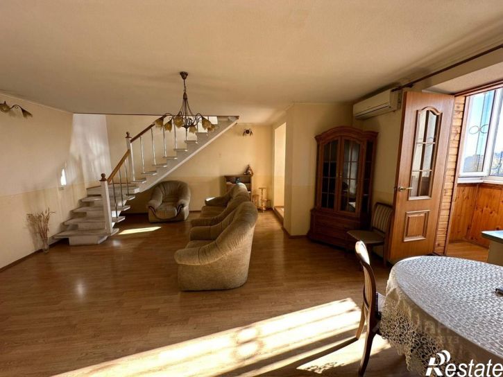 3-комн квартира пр-кт Стачки, 208,  д. 208