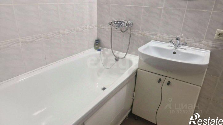 2-комн квартира ул Города Волос, 42/105,  д. 42/105