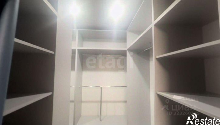 2-комн квартира б-р Комарова, 20в/9а,  д. 20в/9а