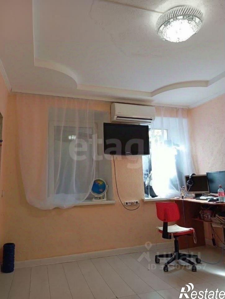 3-комн квартира Богатяновский спуск, 17,  д. 17