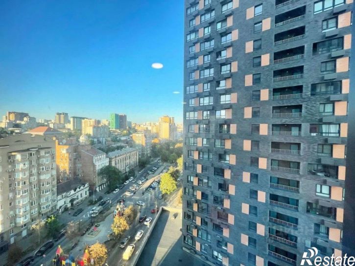 3-комн квартира Доломановский пер, 19,  д. 19