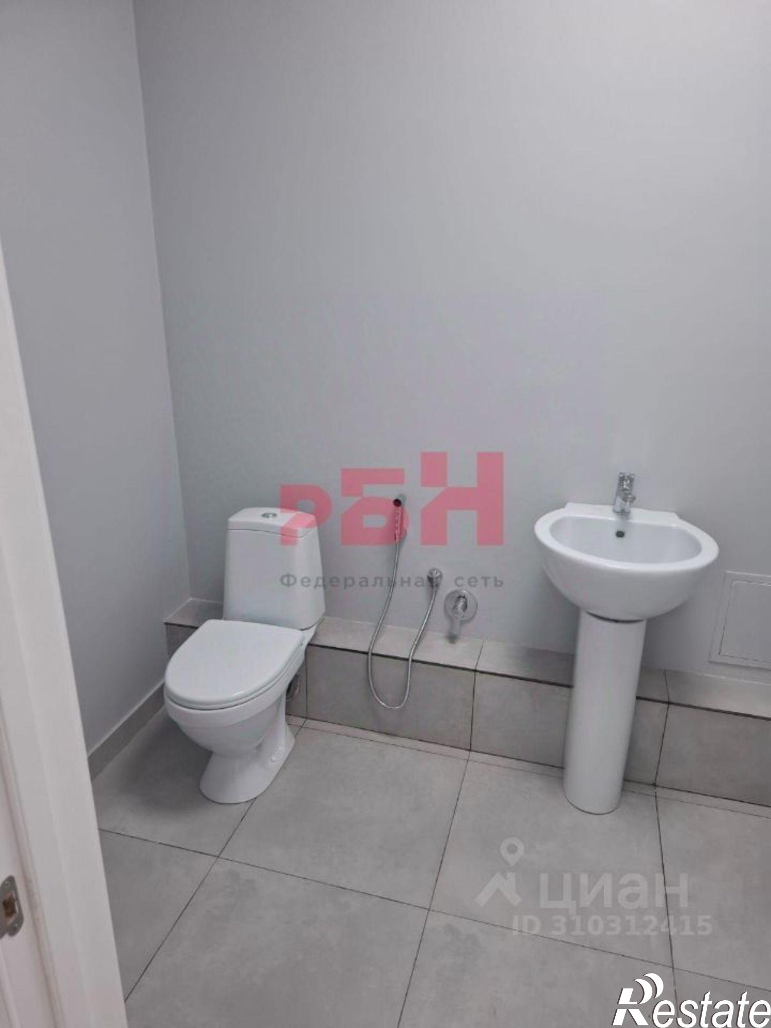 Сдать офис, помещение под офис за 160 000 рублей на площадь Карла Маркса, 2