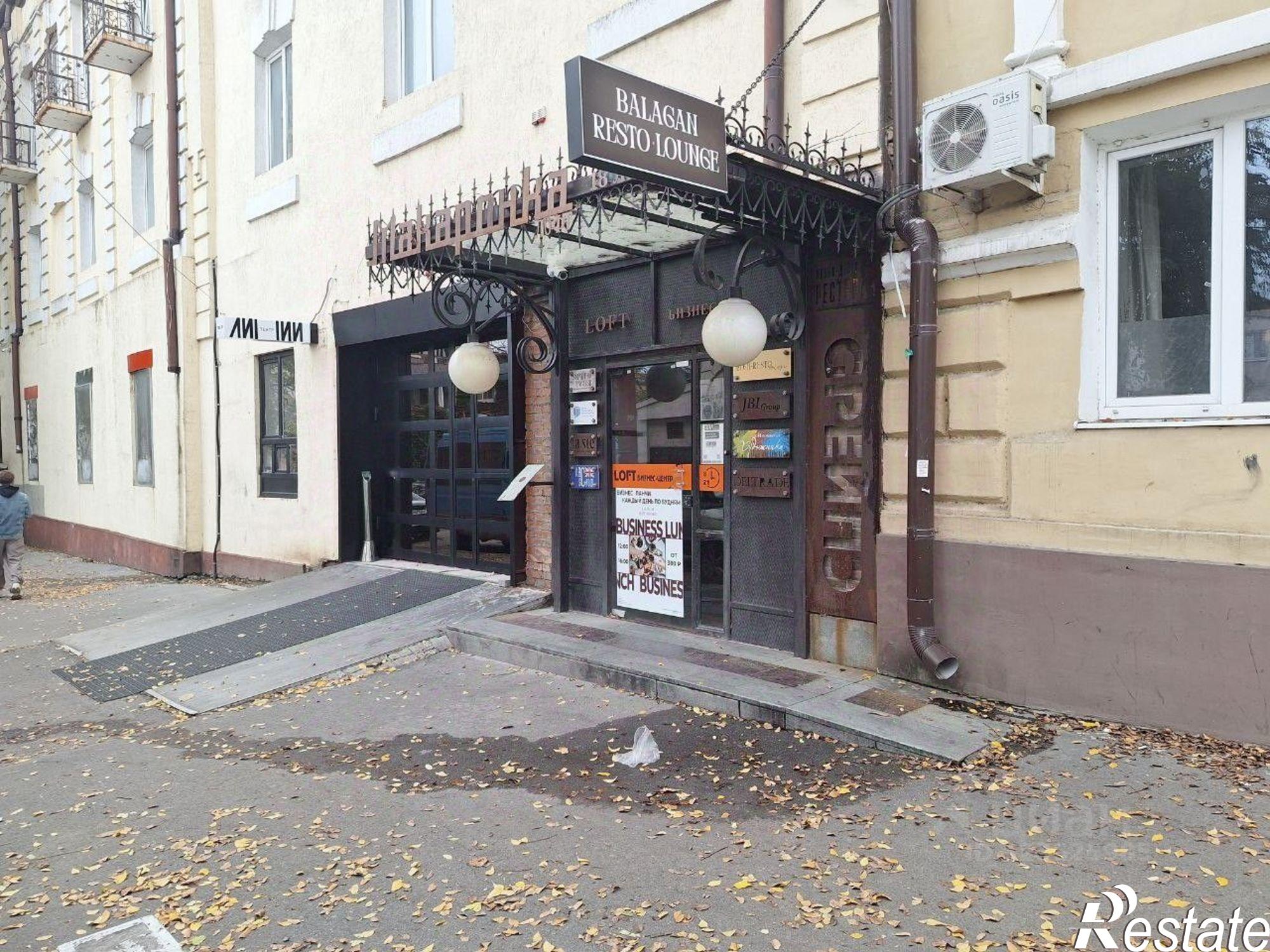 Сдать офис, помещение под офис за 100 000 рублей на 18-я линия, 8