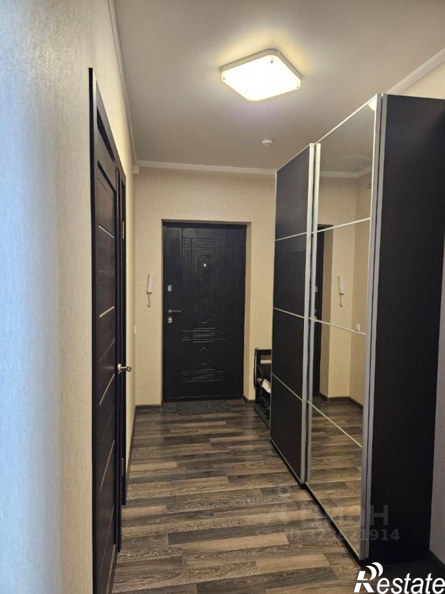 Сдать квартиру за 35 000 рублей на улица Еляна, 68