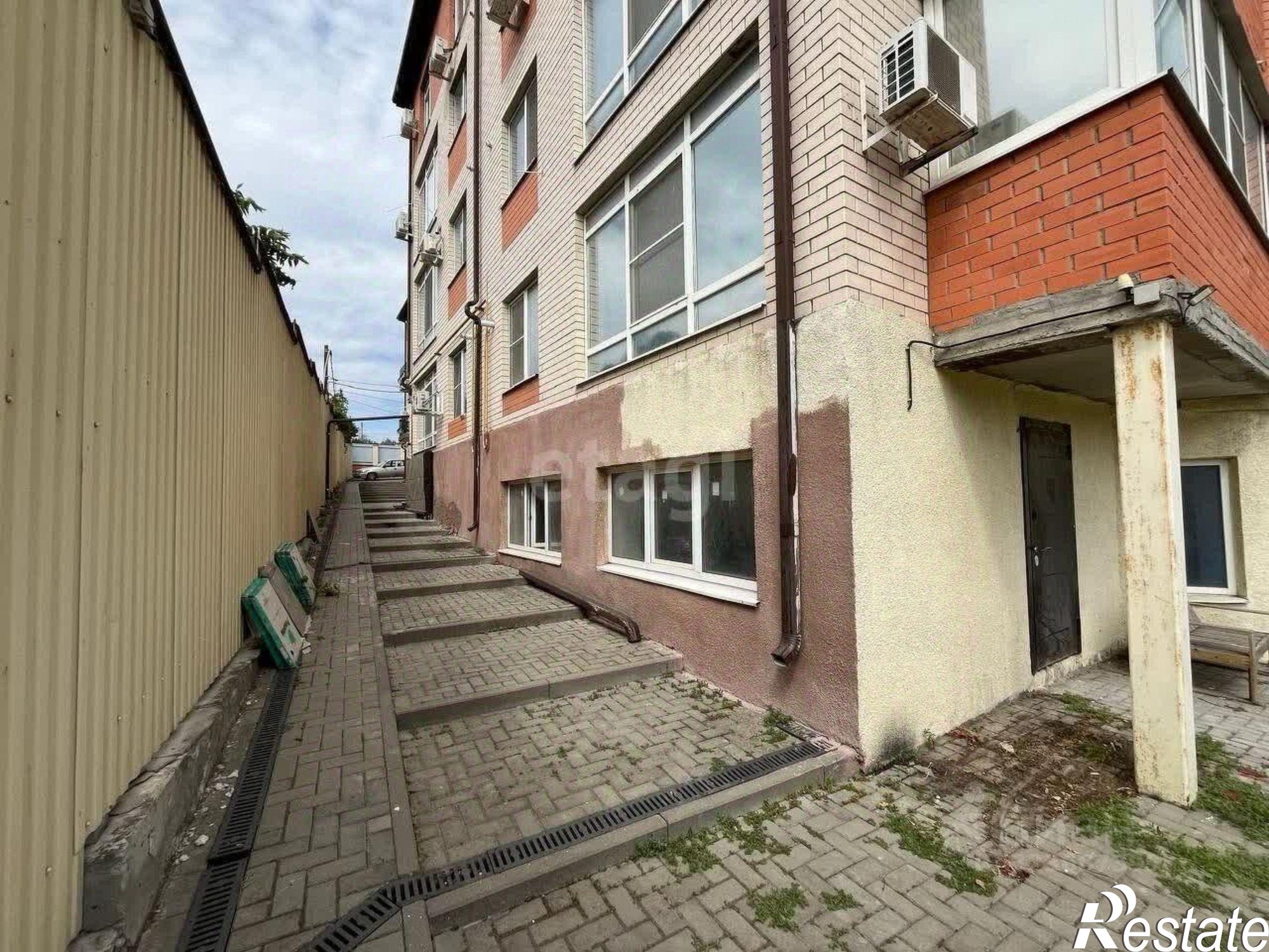 Купить офис, помещение под офис за 11 400 100 рублей на Портовая улица, 387