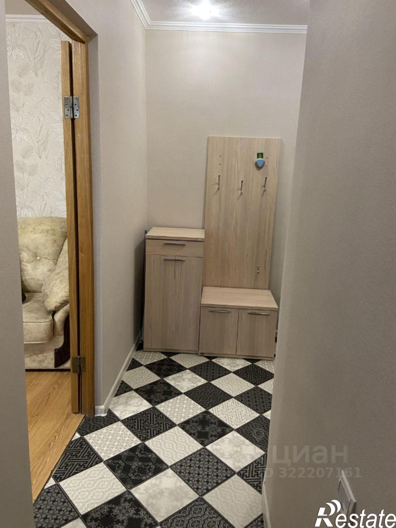 Купить квартиру за 8 800 000 рублей на 8-я линия, 3