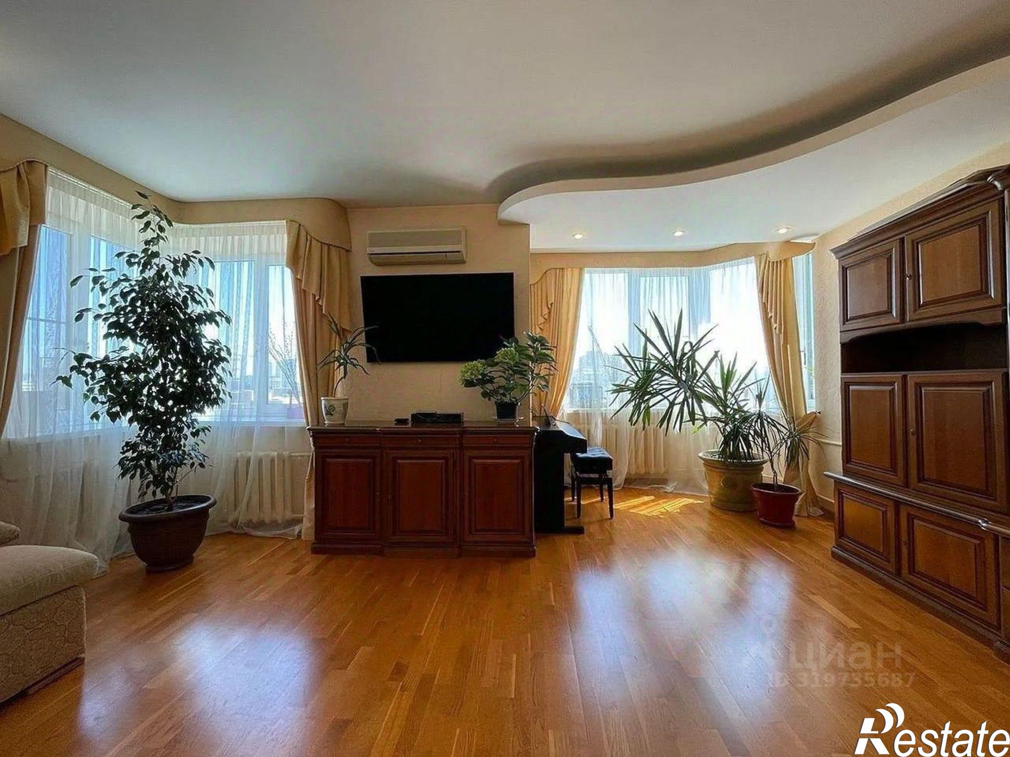 Купить квартиру за 14 000 000 рублей на переулок Семашко, 93/139