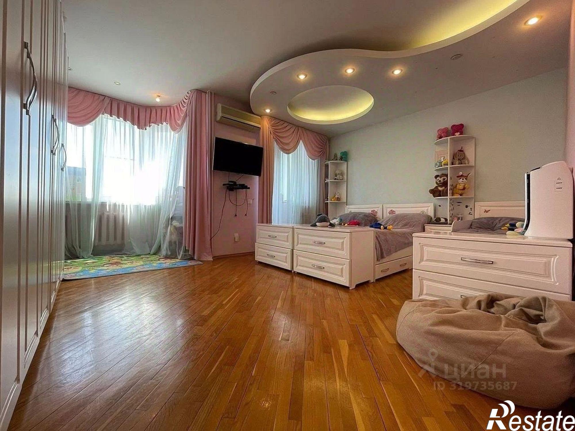 Купить квартиру за 14 000 000 рублей на переулок Семашко, 93/139