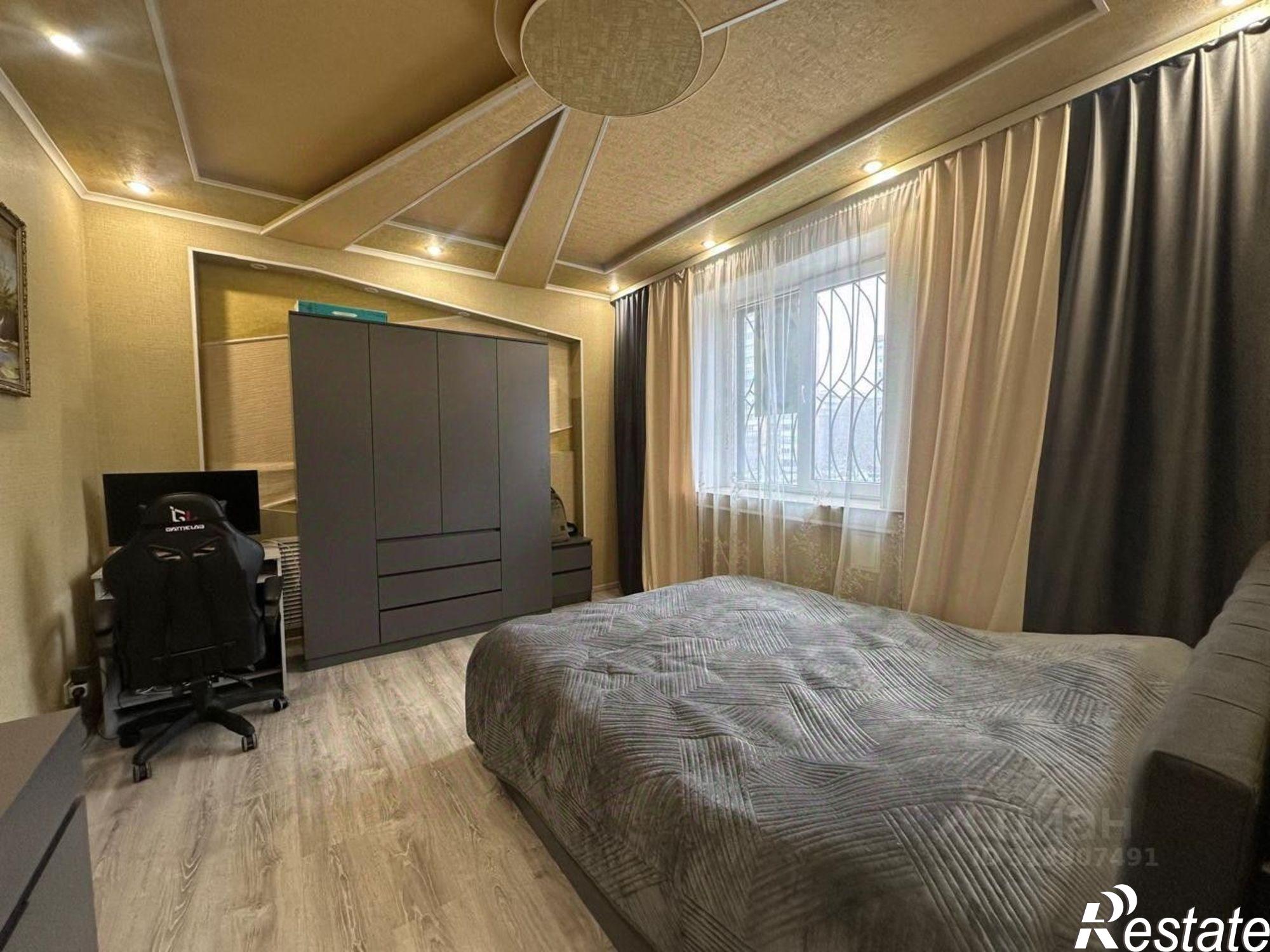 Купить квартиру за 10 000 000 рублей на улица Мильчакова, 49