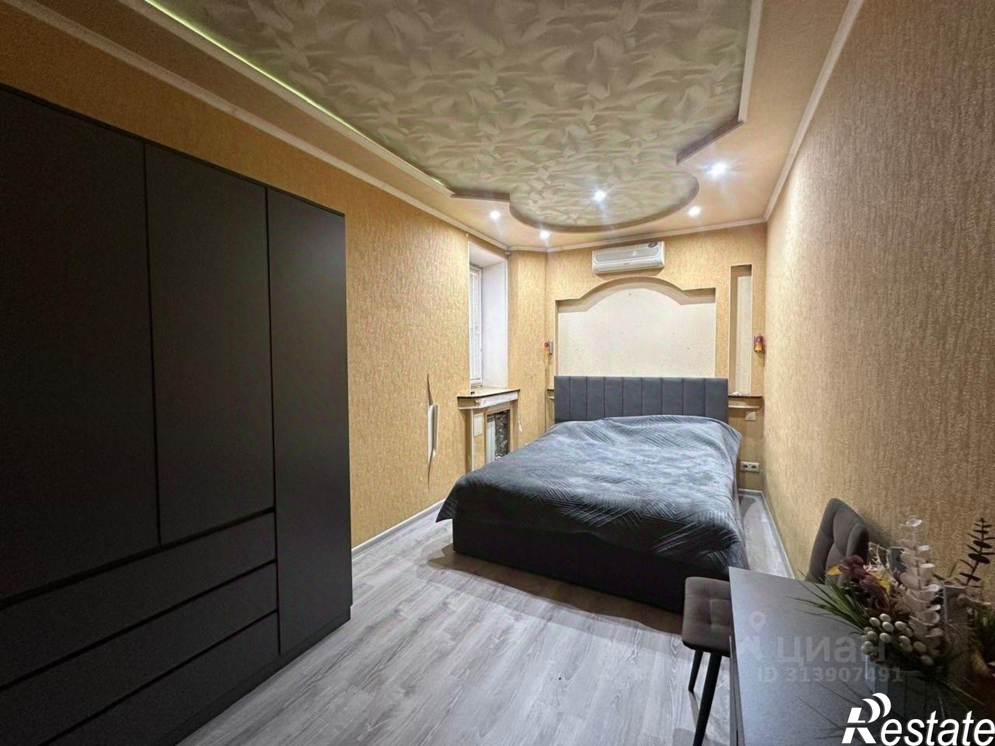 Купить квартиру за 10 000 000 рублей на улица Мильчакова, 49