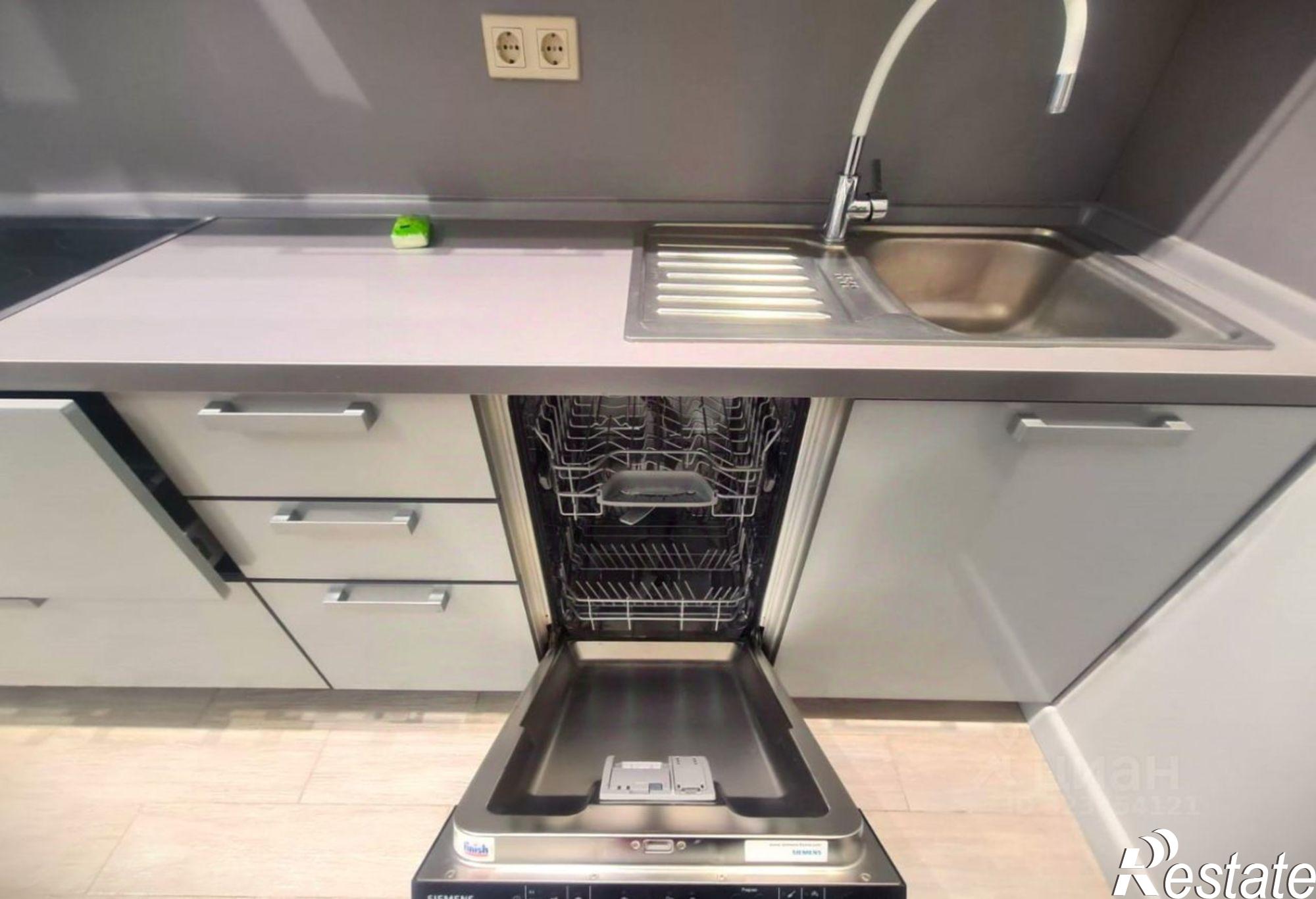 Купить квартиру за 10 000 000 рублей на улица Малюгиной, 220