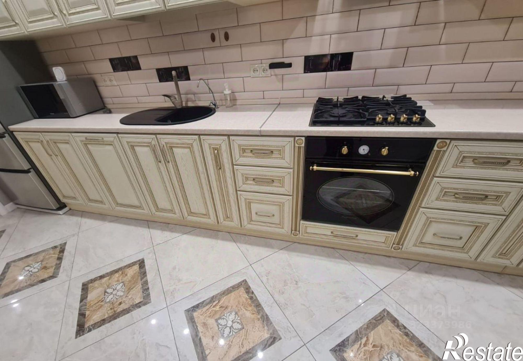 Купить квартиру за 11 000 000 рублей на 14-я линия, 15