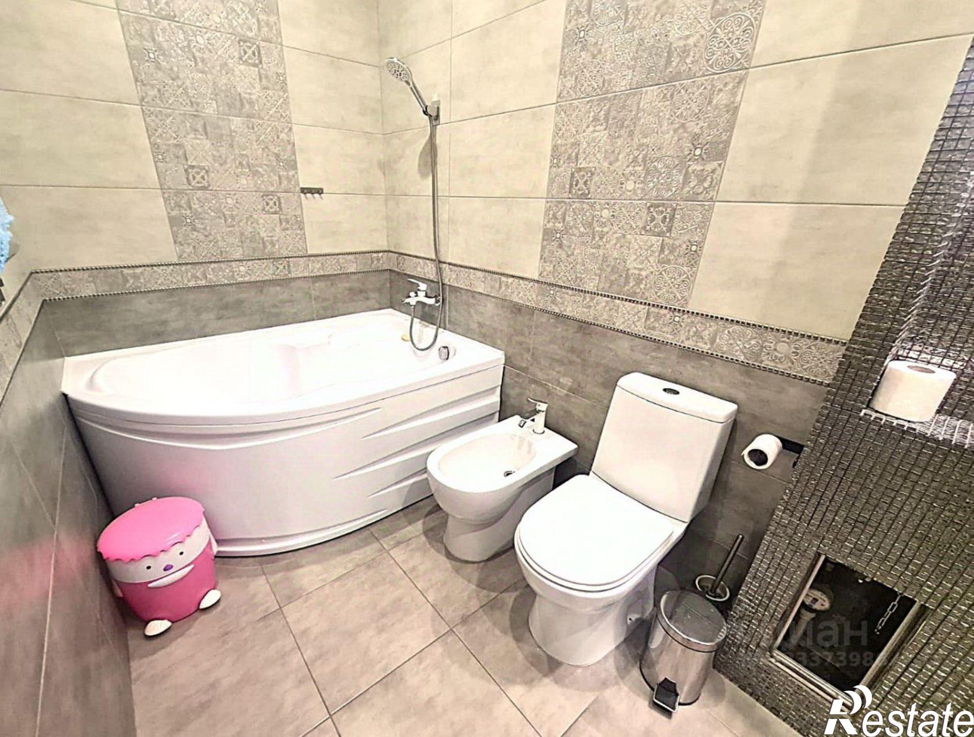 Купить квартиру за 11 000 000 рублей на 14-я линия, 15