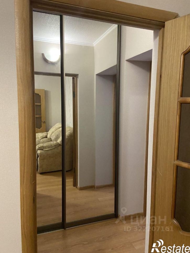 3-комн квартира 8-я линия, 3,  д. 3