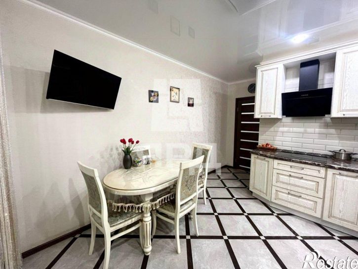 3-комн квартира Творческая улица, 8,  д. 8