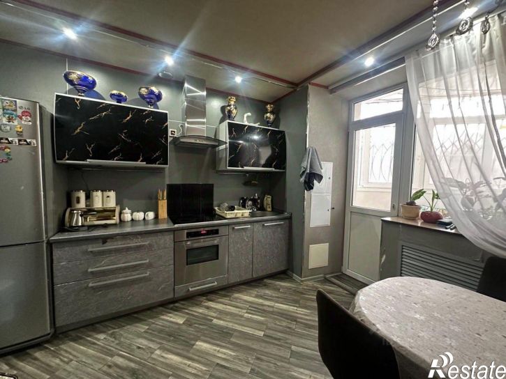 3-комн квартира улица Мильчакова, 49,  д. 49