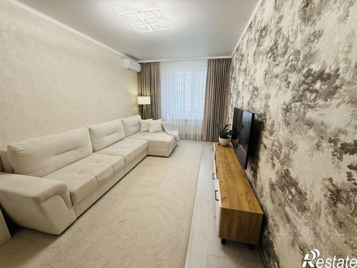 3-комн квартира бульвар Комарова, 18/3 с1,  д. 18/3 с1