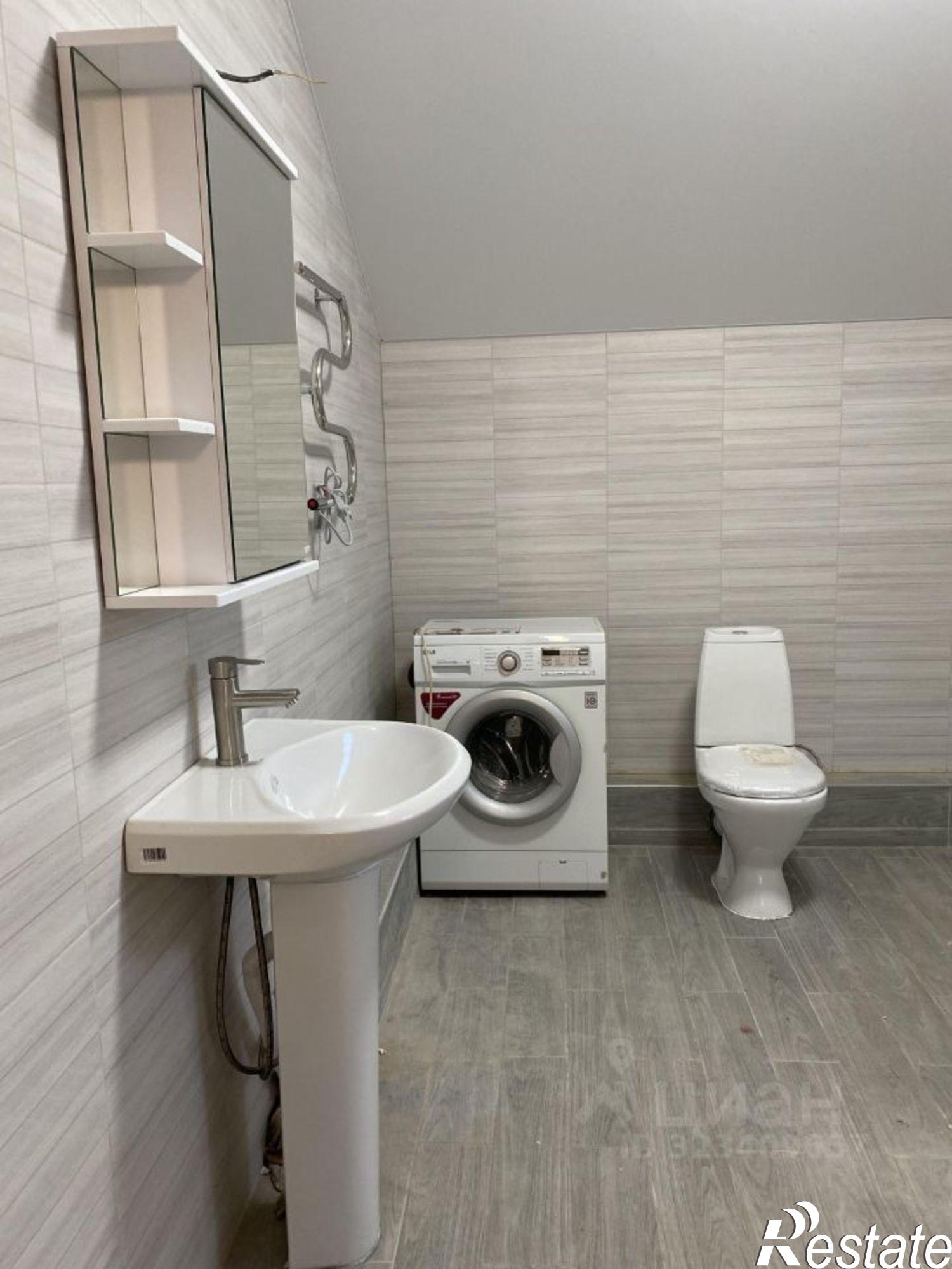 Сдать дачу, дом, коттедж за 25 000 рублей на Инициативная улица, 12Б