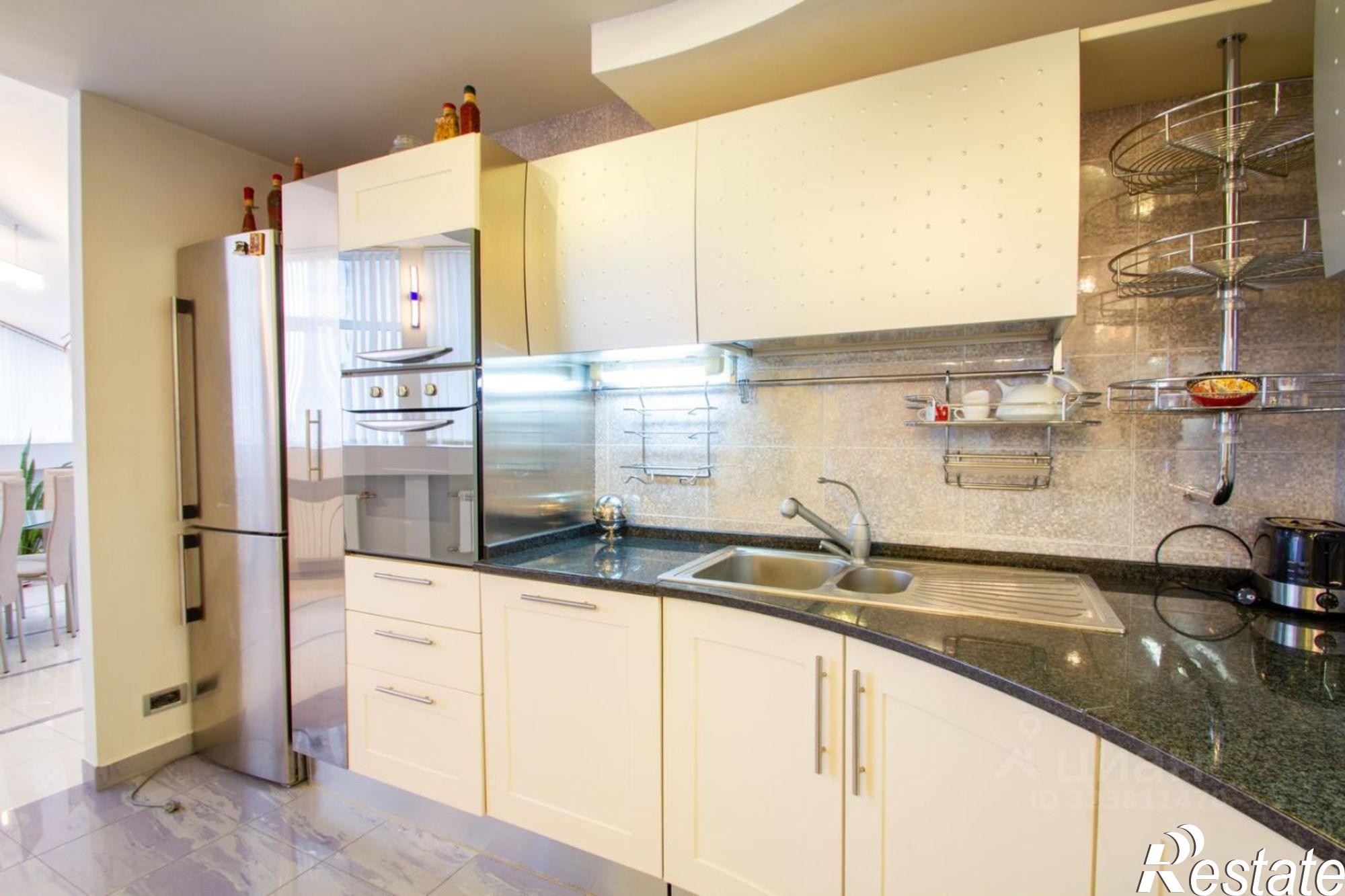 Сдать квартиру за 100 000 рублей на ул Пушкинская, 72а