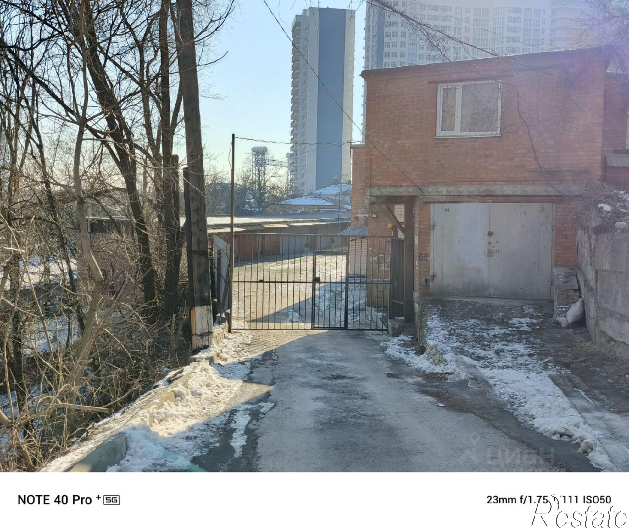 Купить гараж, место в паркинге за 1 000 010 рублей на ул Портовая, 256