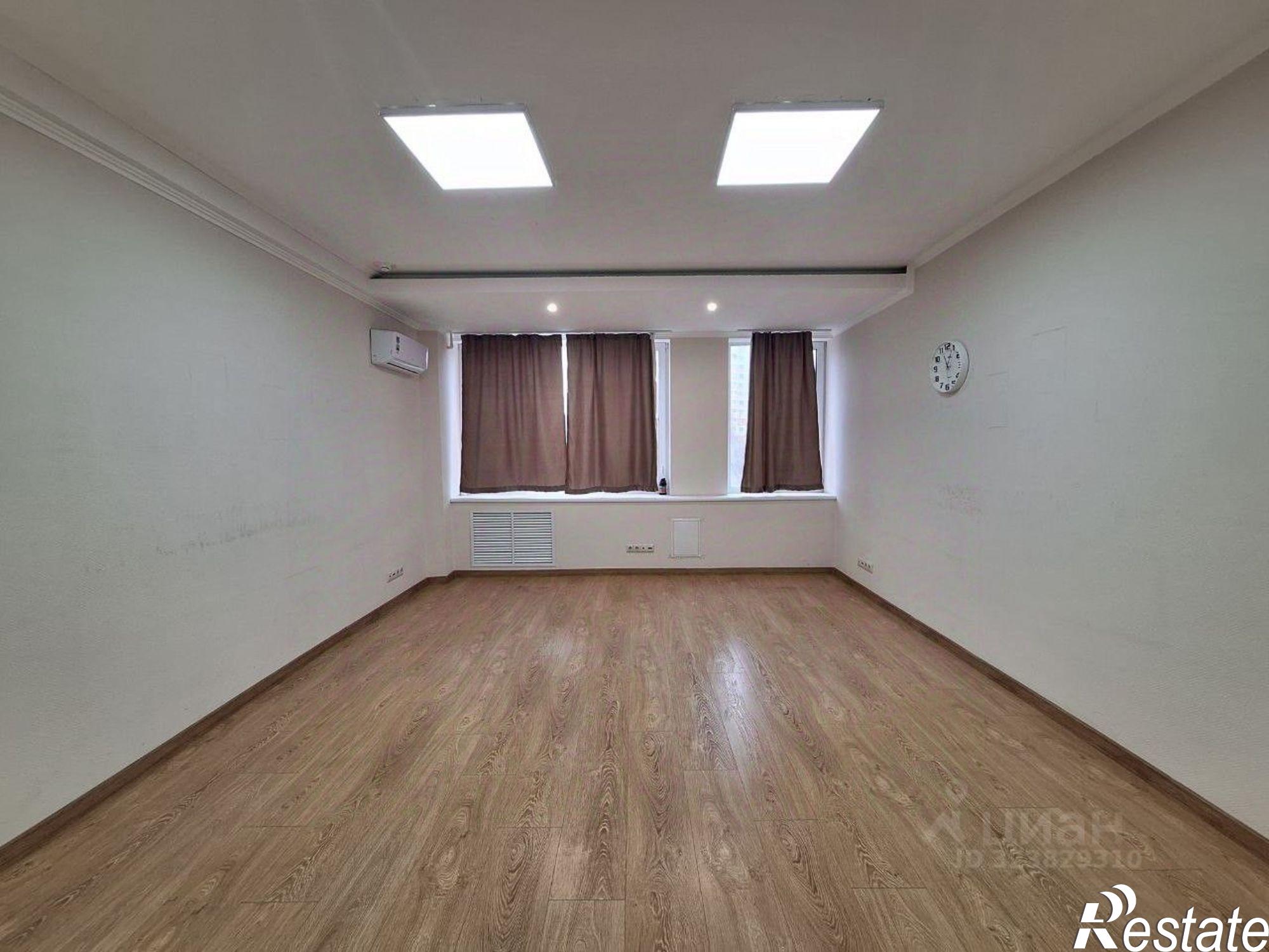 Сдать офис, помещение под офис за 123 500 рублей на проспект Королёва, 7/19