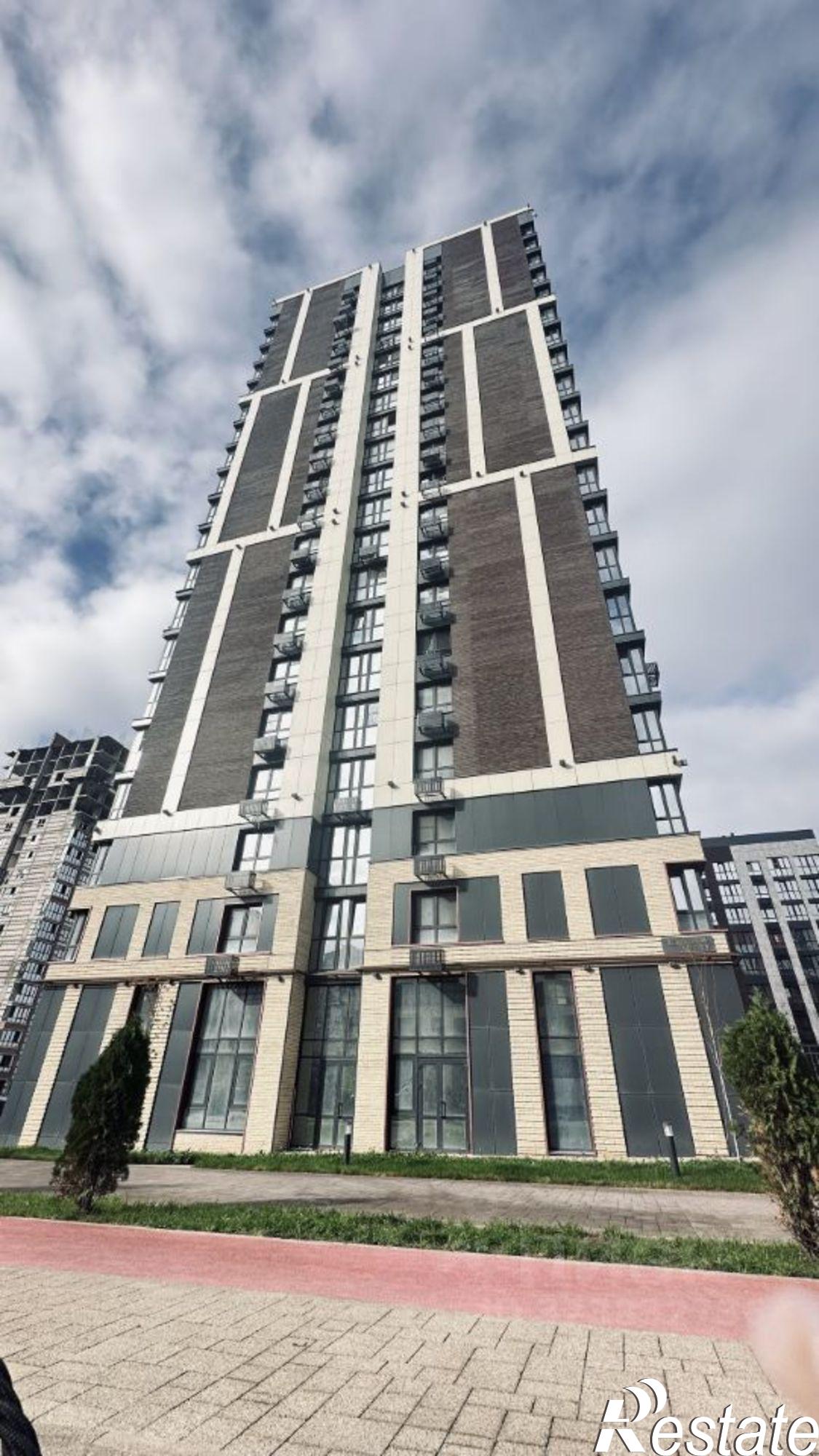 Купить квартиру за 15 000 000 рублей на Берберовская улица, 11 с2