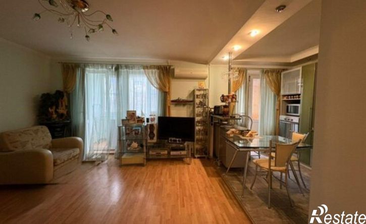 3-комн квартира пр-кт 40-летия Победы, 312,  д. 312