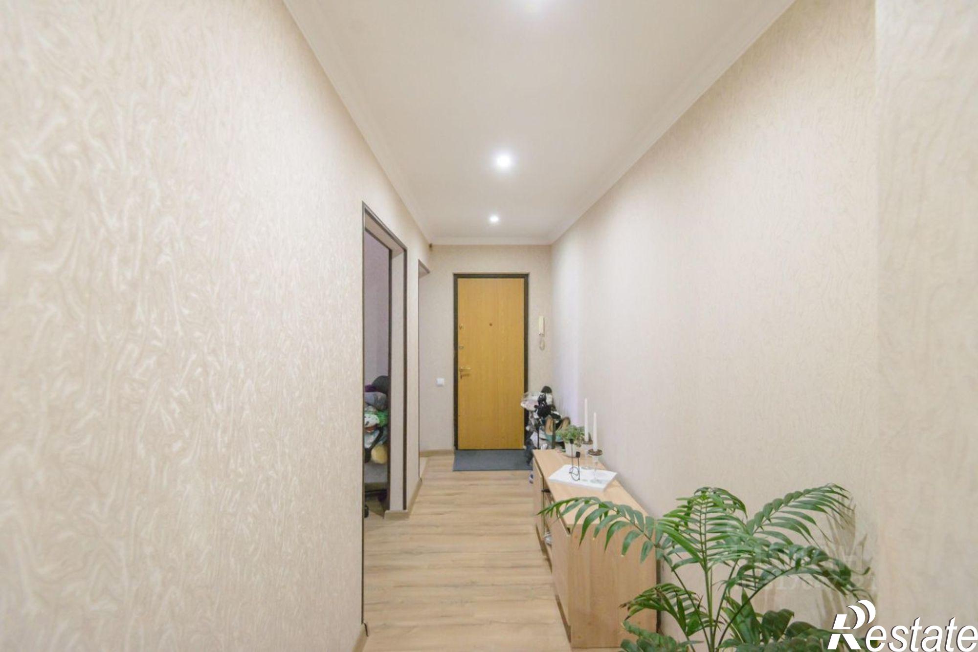 Купить квартиру за 5 950 000 рублей на Днепропетровская улица, 48