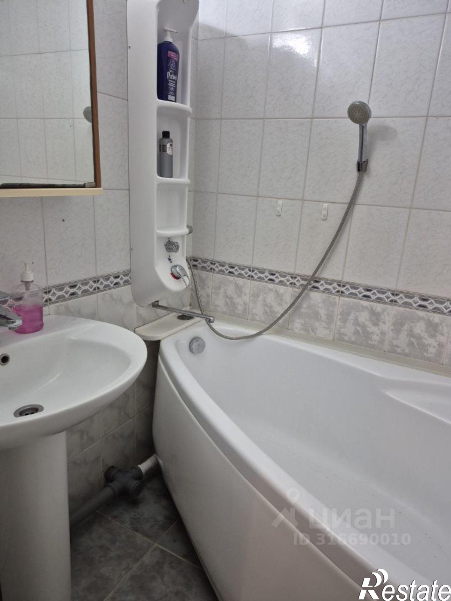 Сдать квартиру за 25 000 рублей на бульвар Комарова, 16 к2