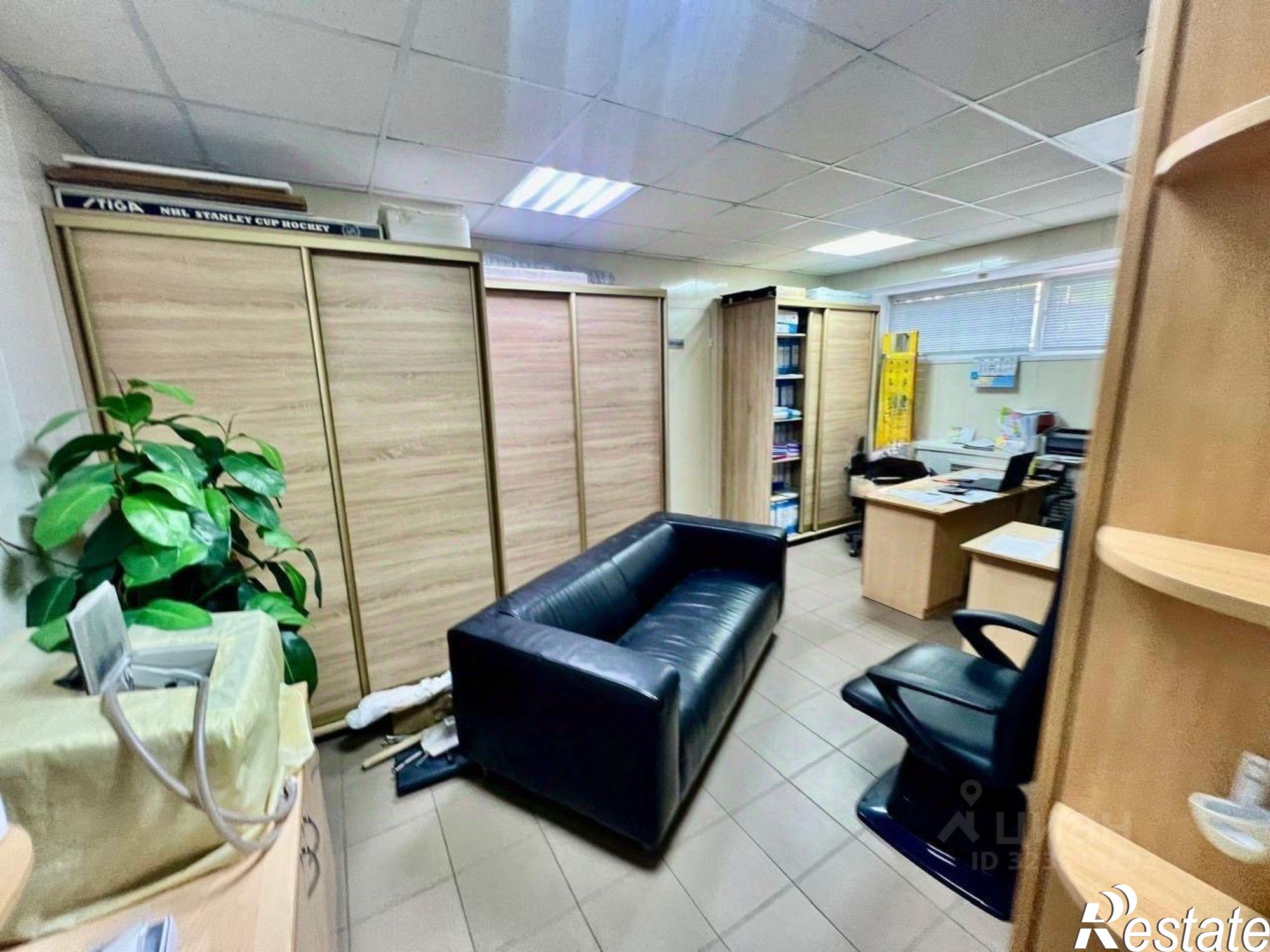 Купить офис, помещение под офис за 4 900 060 рублей на улица Ларина, 41/19