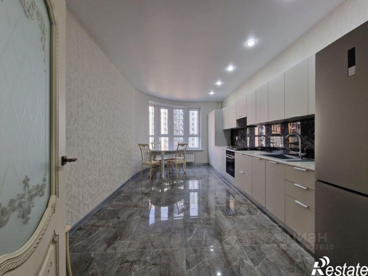 3-комн квартира улица Бориса Слюсаря, 15 с1,  д. 15 с1