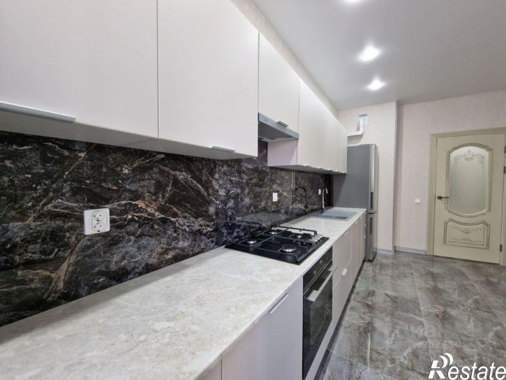 3-комн квартира улица Бориса Слюсаря, 15 с1,  д. 15 с1