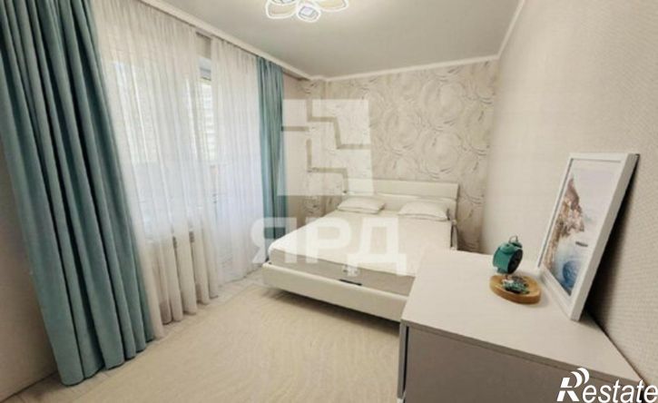 3-комн квартира б-р Комарова, 18/3,  д. 18/3