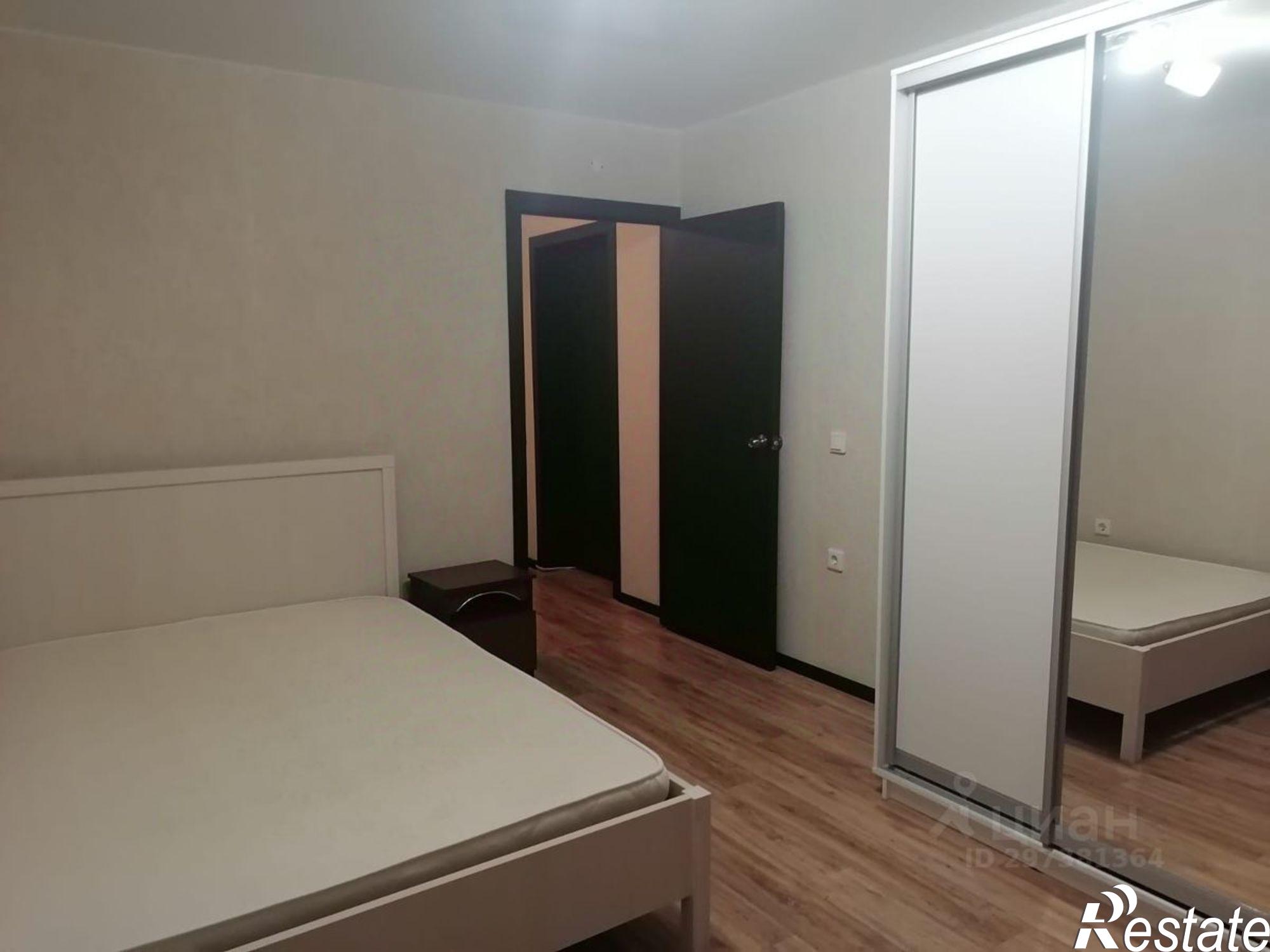 Сдать квартиру за 25 000 рублей на улица Александра Печёрского, 7/3