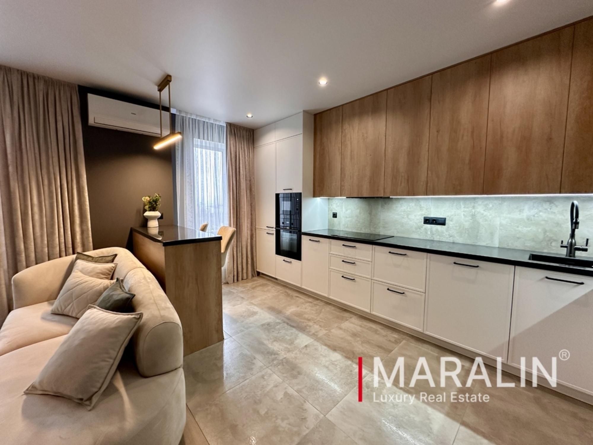 Купить квартиру за 32 000 000 рублей на Ворошиловский 82/4,