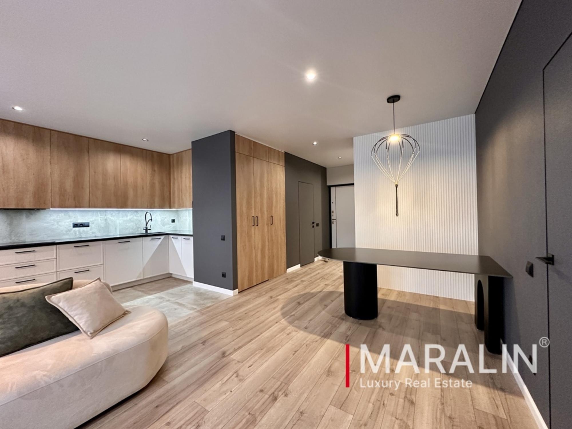 Купить квартиру за 32 000 000 рублей на Ворошиловский 82/4,