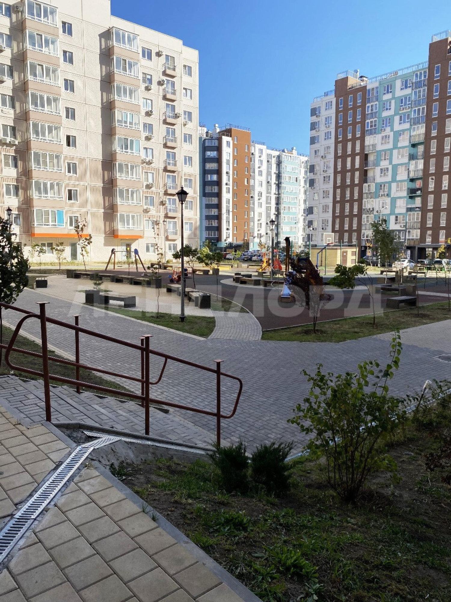 Сдать квартиру за 28 000 рублей на улица Ерёменко, 114