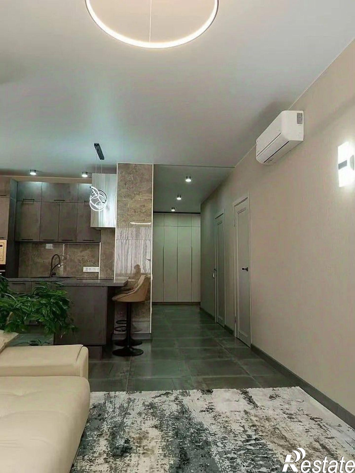 Купить квартиру за 10 200 000 рублей на Днепровский пер, 117 1