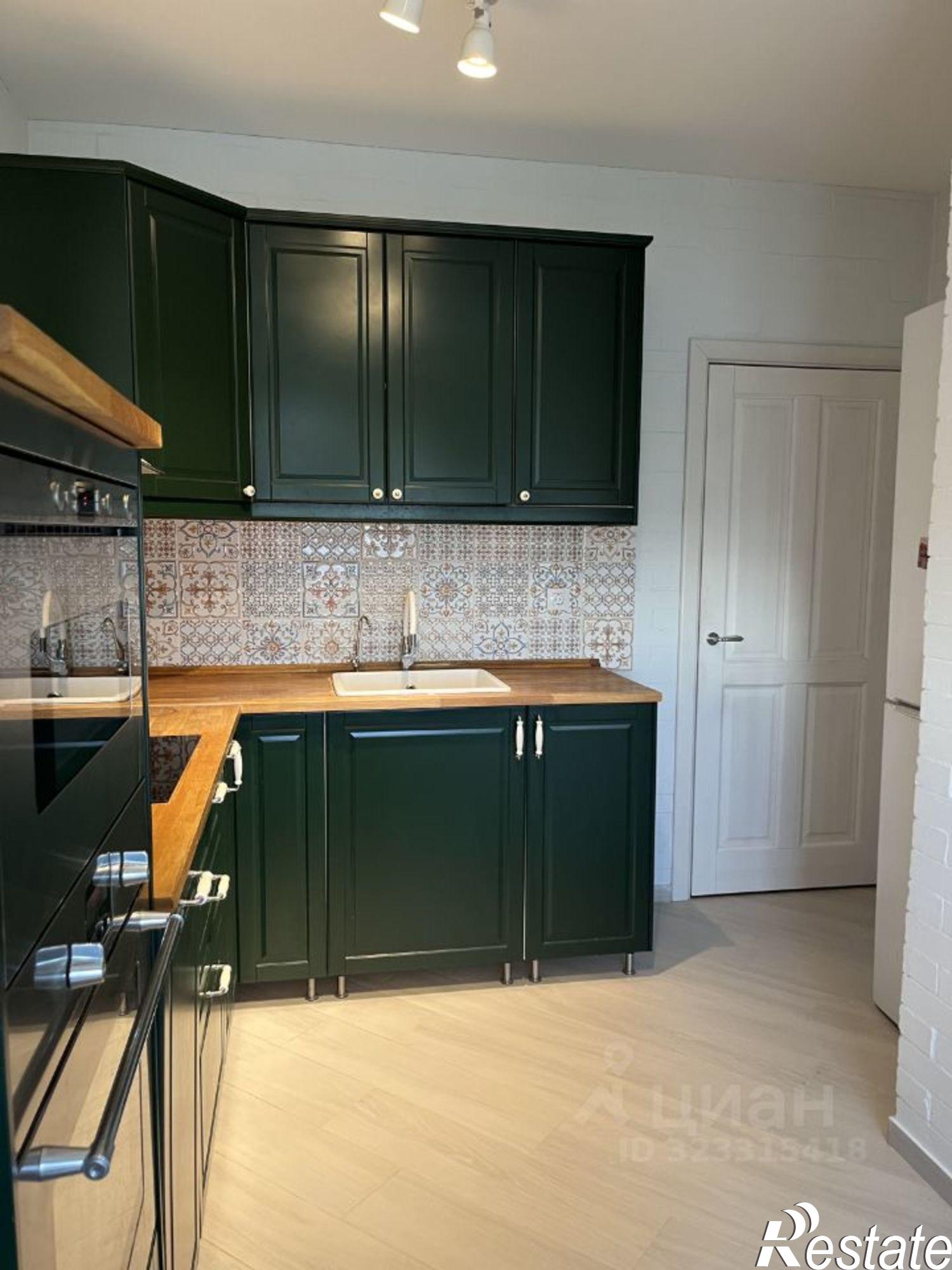 Сдать квартиру за 52 000 рублей на улица Народного Ополчения, 213