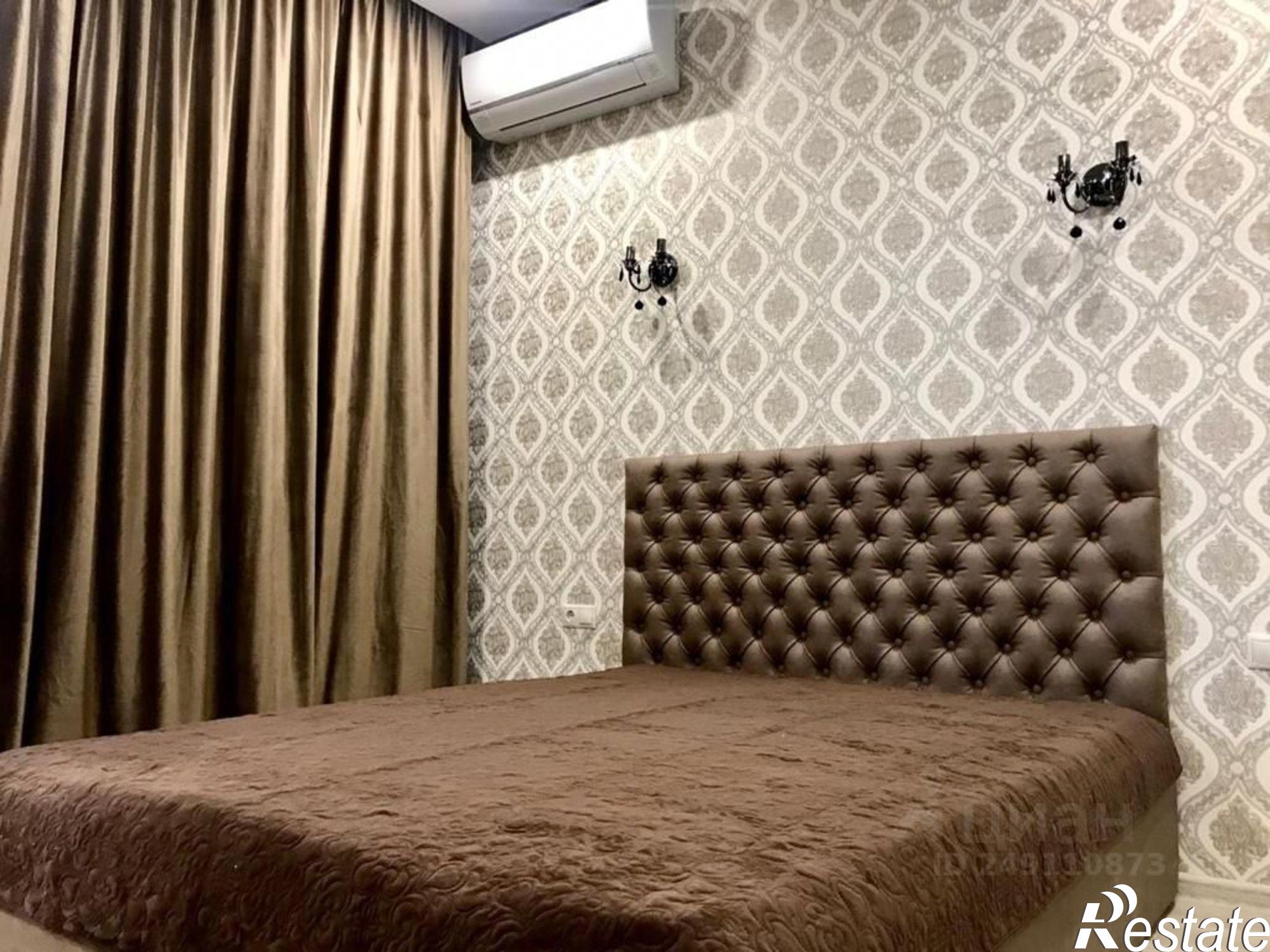 Сдать квартиру за 60 000 рублей на улица Максима Горького, 242