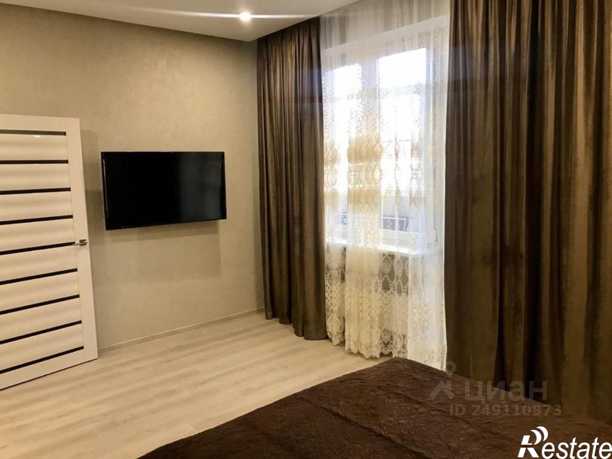 Сдать квартиру за 60 000 рублей на улица Максима Горького, 242