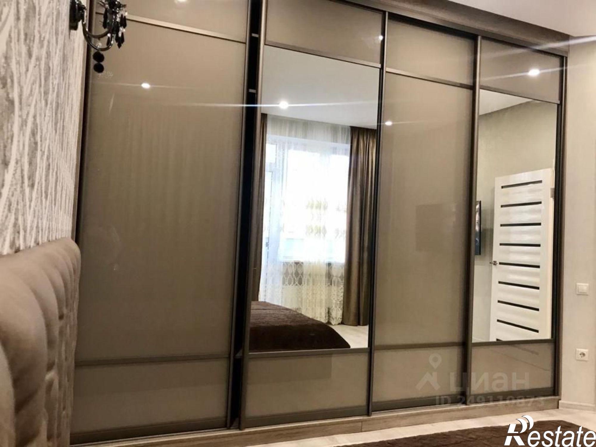 Сдать квартиру за 60 000 рублей на улица Максима Горького, 242