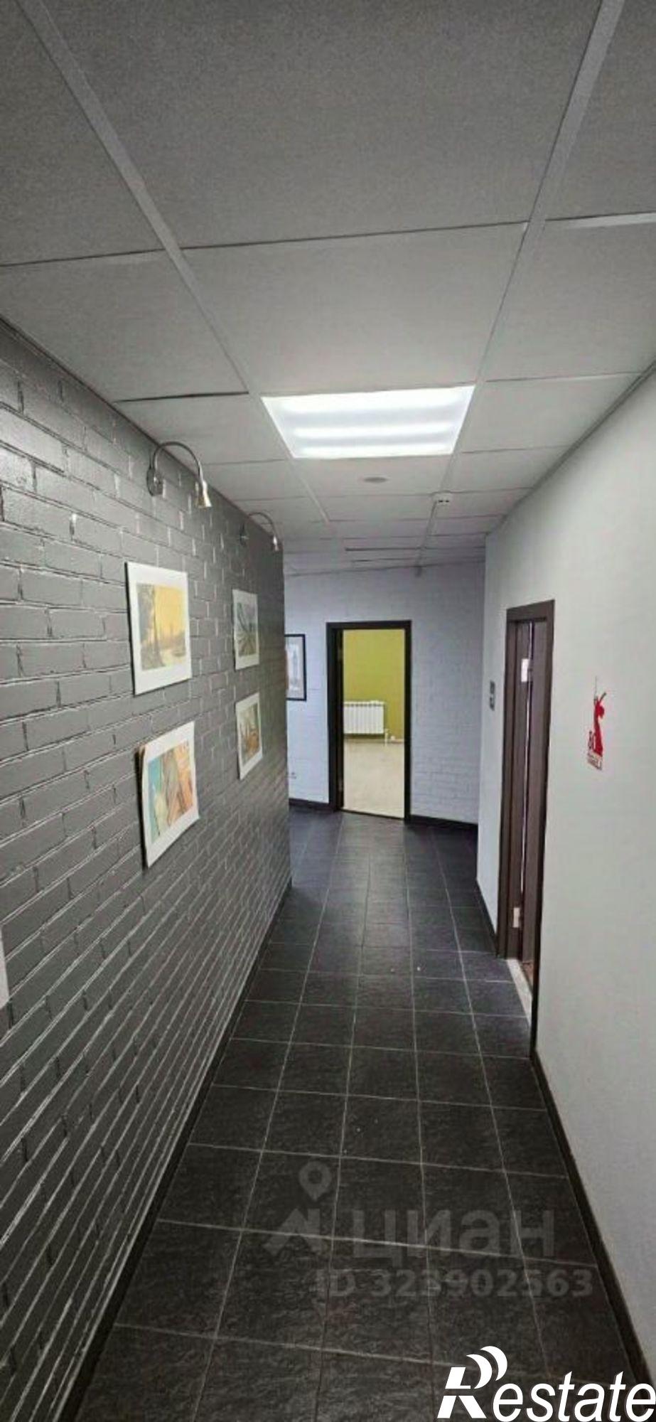 Купить офис, помещение под офис за 17 000 100 рублей на 14-я линия, 15