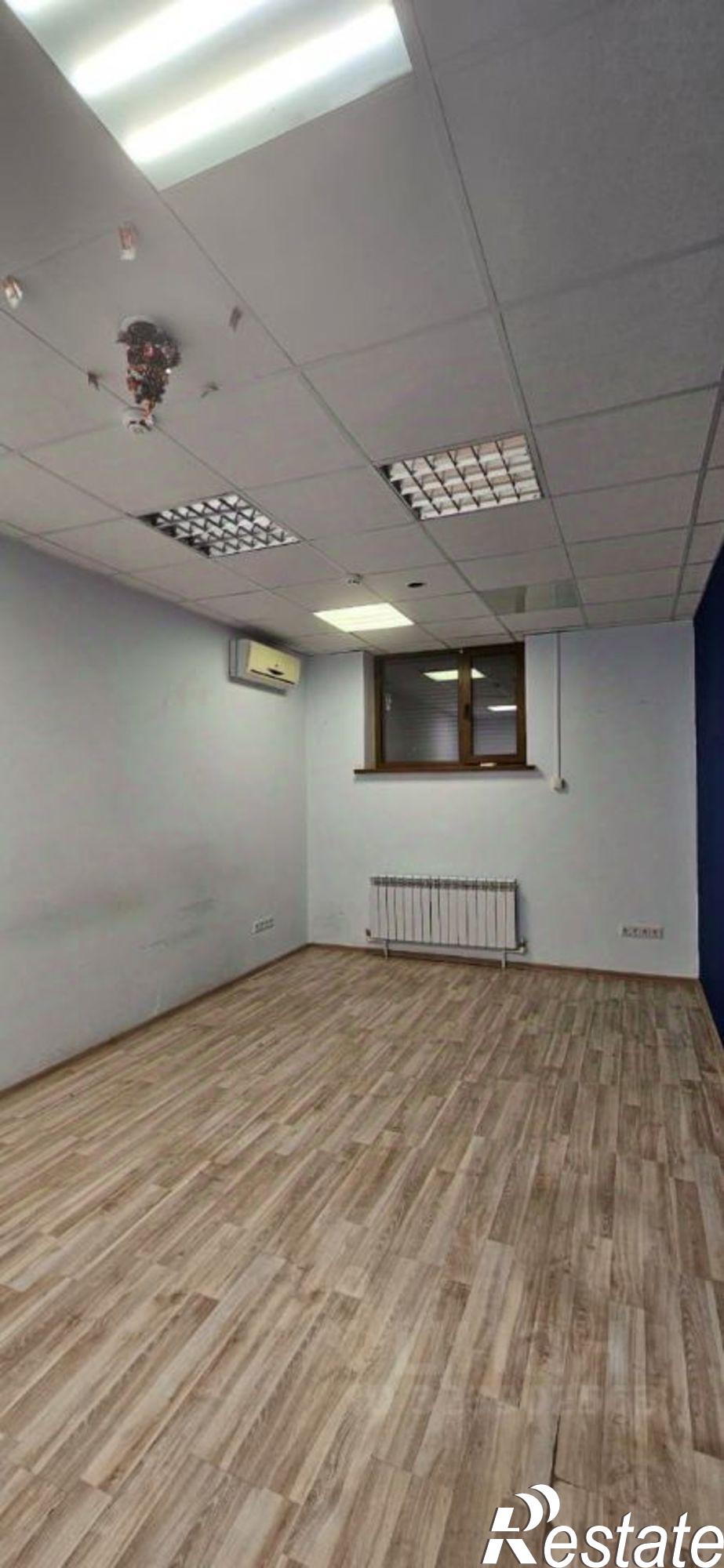 Купить офис, помещение под офис за 17 000 100 рублей на 14-я линия, 15