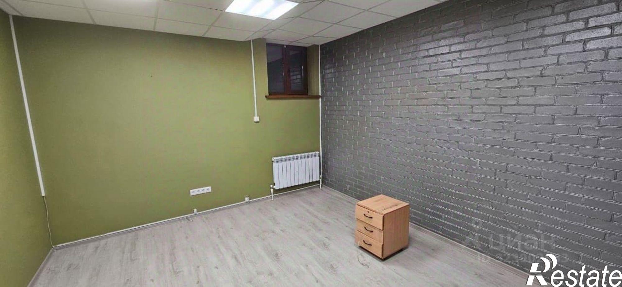 Купить офис, помещение под офис за 17 000 100 рублей на 14-я линия, 15