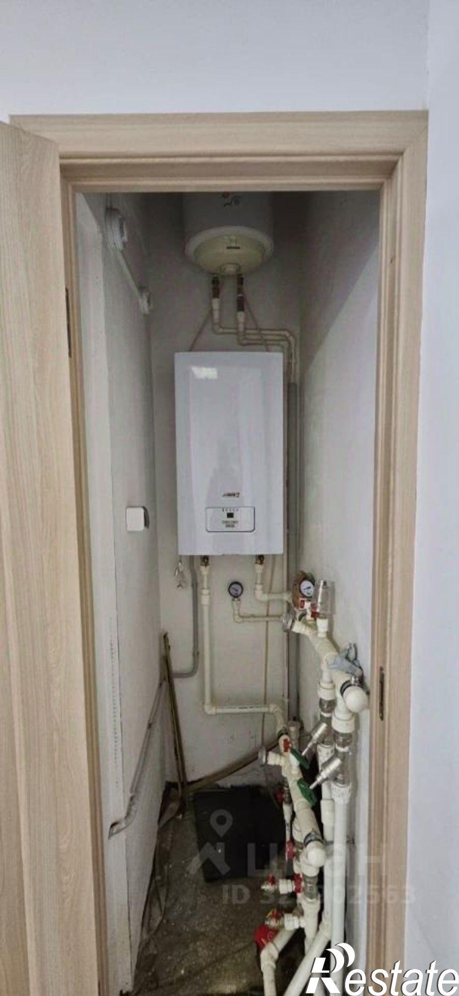 Купить офис, помещение под офис за 17 000 100 рублей на 14-я линия, 15